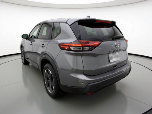 Used 2025 Nissan Rogue SV image 6