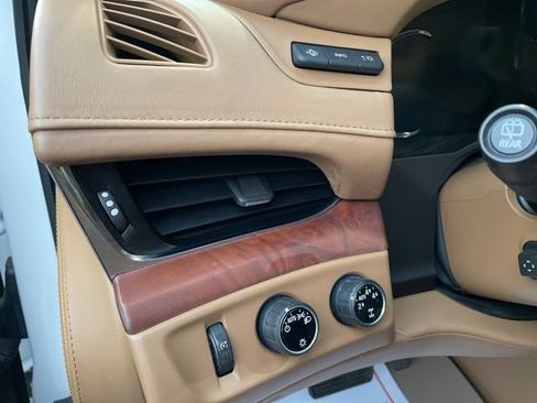 Used 2016 Cadillac Escalade Platinum image 25