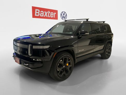 Used 2023 Rivian R1S Launch Edition image 9