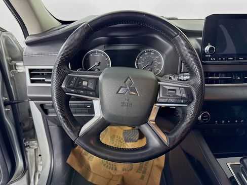 Used 2023 Mitsubishi Outlander SE FWD image 12