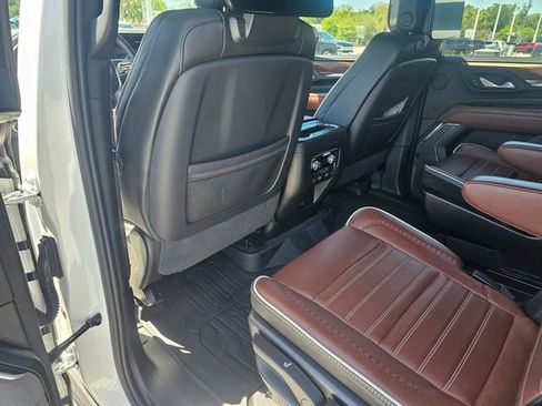 Used 2023 GMC Yukon Denali Ultimate AWD/4WD image 24