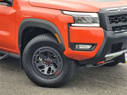 Used 2025 Nissan Frontier PRO-4X w/ Black Accent Package image 9