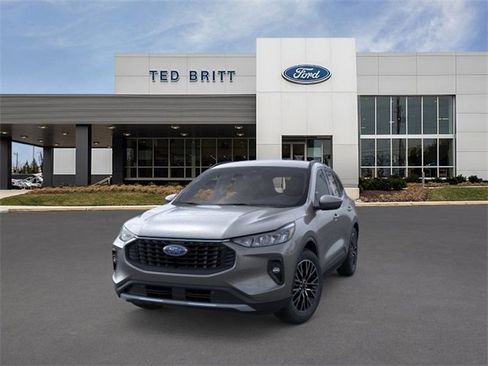 New 2025 Ford Escape SE image 3