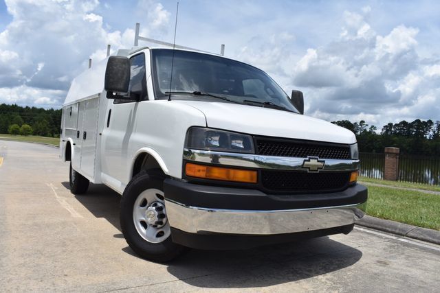 Used 2017 Chevrolet Express 3500 RWD image 11