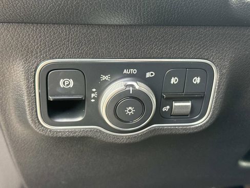 Used 2022 Mercedes-Benz GLB 250 image 20