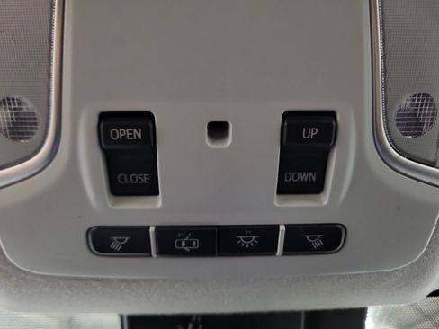 Used 2017 Toyota Prius Four w/ Advanced Technology Package FWD image 22