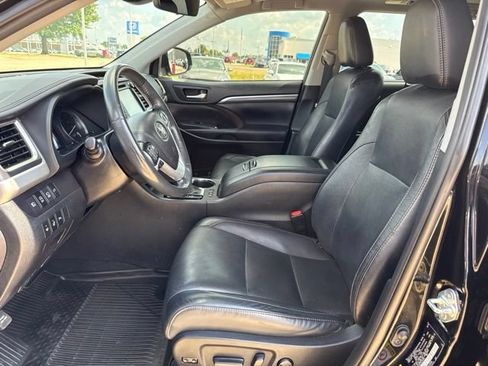 Certified 2019 Toyota Highlander Limited Platinum AWD/4WD image 8