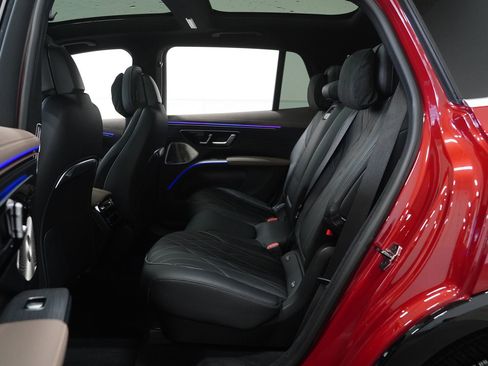 Used 2026 Mercedes-Benz EQS 550 4MATIC SUV image 15