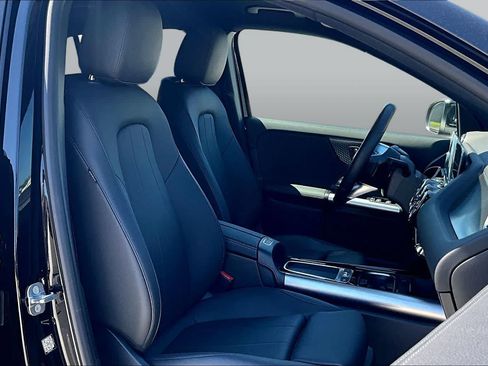 Certified 2025 Mercedes-Benz GLA 250 image 9