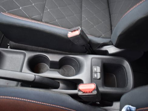 Used 2019 Nissan Kicks SR w/ Exterior Package image 21