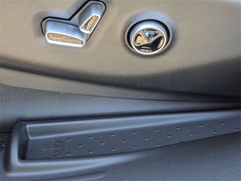 New 2026 Chrysler Pacifica Pinnacle image 13