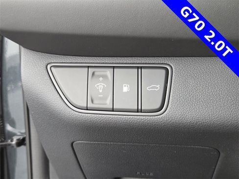 Used 2023 Genesis G70 2.0T image 39