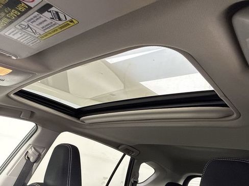 Used 2016 Toyota RAV4 XLE AWD/4WD image 18