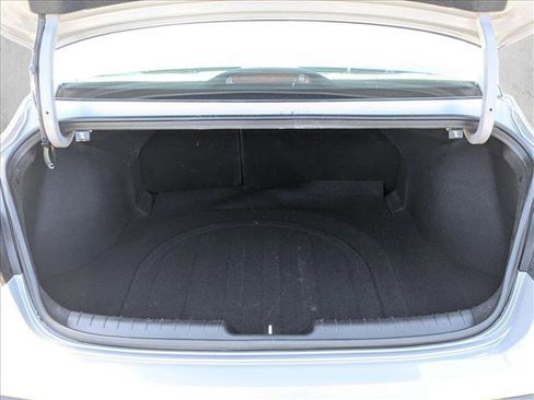 Used 2025 Hyundai Elantra Limited FWD image 6