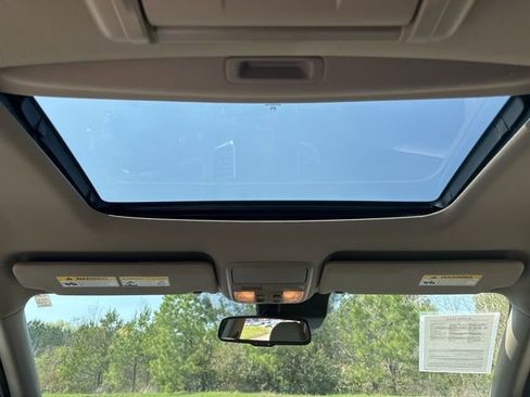 Used 2017 Honda Pilot Touring image 16