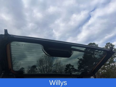 Used 2023 Jeep Wrangler Unlimited w/ Cold Weather Group image 21