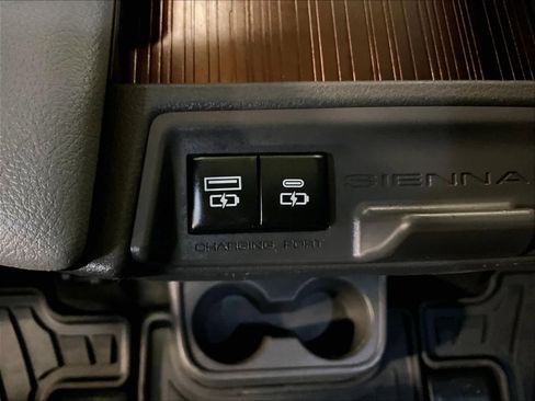 Used 2021 Toyota Sienna XLE w/ XLE Plus Package AWD/4WD image 28