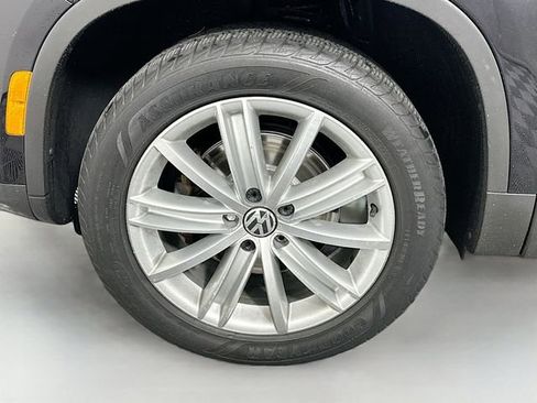Used 2013 Volkswagen Tiguan SE image 30