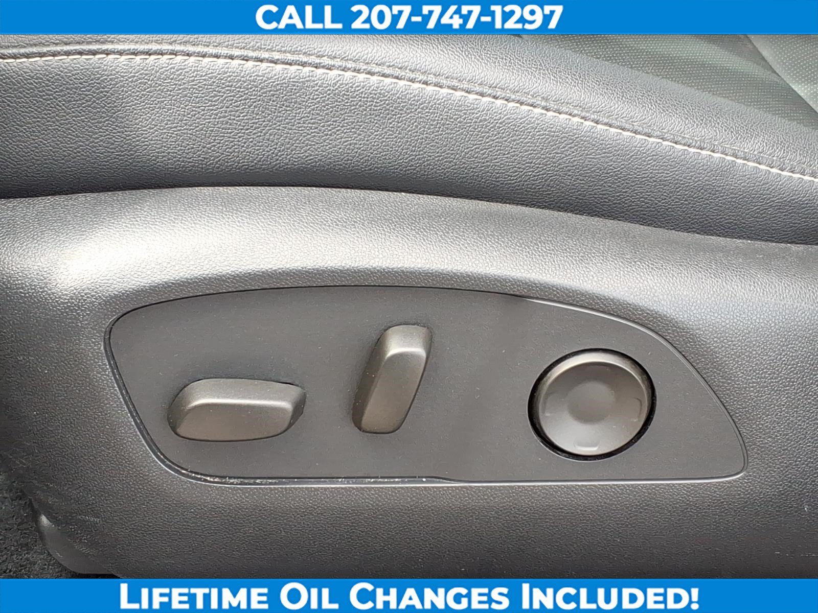 Used 2024 Chevrolet Traverse LT w/ Midnight/Sport Edition AWD/4WD image 15