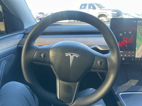 Used 2025 Tesla Model Y Long Range image 11