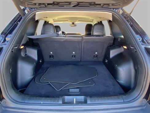 Used 2023 Jeep Cherokee Altitude Lux image 11