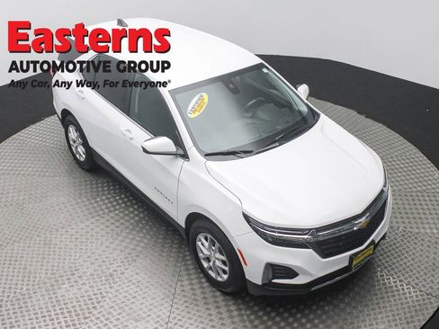 Used 2022 Chevrolet Equinox LT image 3