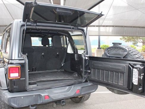 Used 2018 Jeep Wrangler Unlimited Sahara AWD/4WD image 55