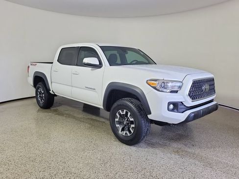 Used 2019 Toyota Tacoma TRD Off-Road AWD/4WD image 4