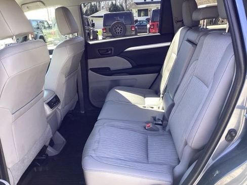 Used 2019 Toyota Highlander Plus image 23