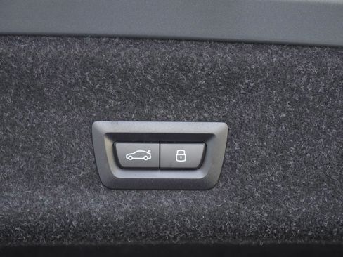 Certified 2025 BMW 330i Sedan RWD image 37