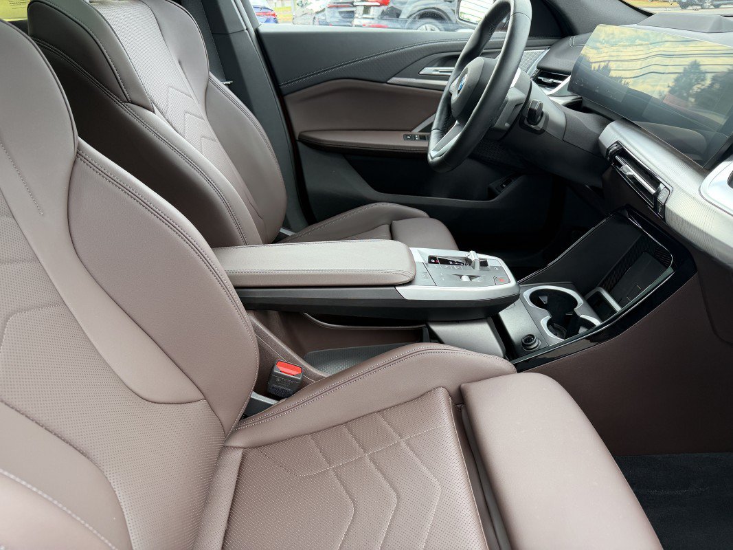 Used 2025 BMW X2 xDrive28i w/ Premium Package AWD/4WD image 21