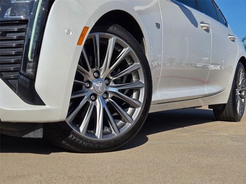 Used 2025 Cadillac CT5 Premium Luxury RWD image 8
