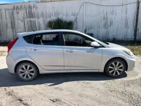 Used 2013 Hyundai Accent SE image 4