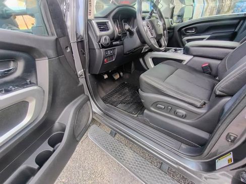 Used 2016 Nissan Titan SV AWD/4WD image 29