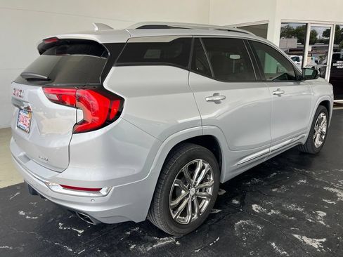Used 2020 GMC Terrain Denali w/ Denali Premium Package AWD/4WD image 7