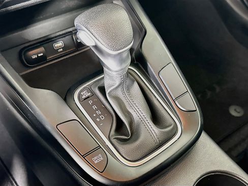 Used 2025 Kia Soul LX w/ LX Technology Package FWD image 24