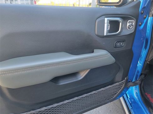 Used 2024 Jeep Gladiator Mojave image 10