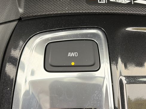 Used 2022 Chevrolet Equinox Premier AWD/4WD image 30