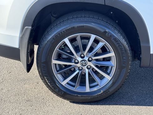 Used 2019 Toyota Highlander XLE image 43
