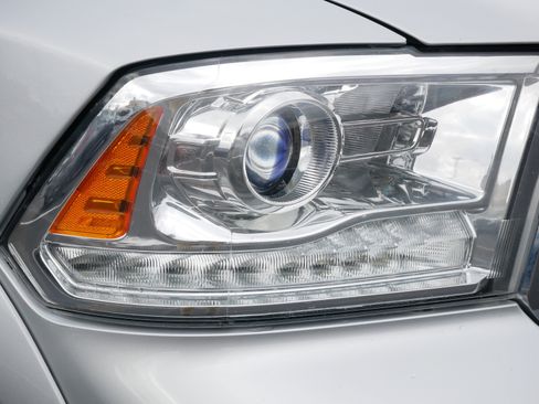 Used 2017 RAM 1500 Laramie image 16