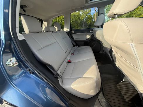 Used 2014 Subaru Forester 2.5i Limited AWD/4WD image 18