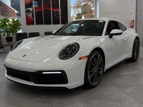 Used 2021 Porsche 911 Carrera image 3