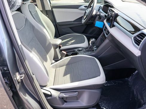 New 2025 Volkswagen Taos SE image 41