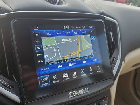 Used 2018 Maserati Ghibli GranLusso image 38