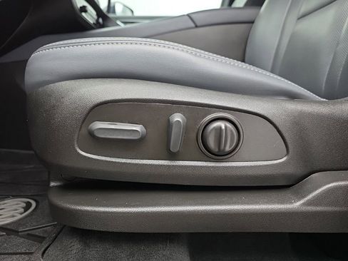 Used 2023 Buick Enclave Essence w/ Experience Buick Package AWD/4WD image 24