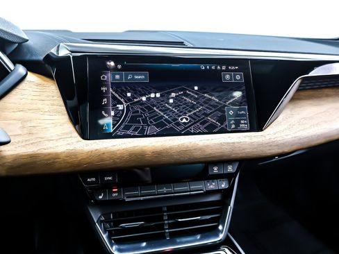 Used 2023 Audi e-tron GT Premium Plus image 21