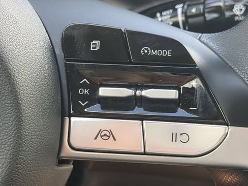 Used 2022 Hyundai Elantra SEL w/ Cargo Package FWD image 22