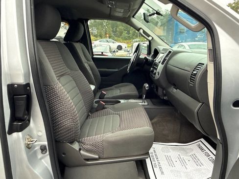 Used 2016 Nissan Frontier SV image 14