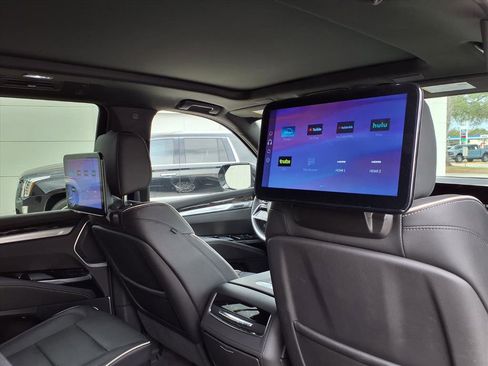 Certified 2025 Cadillac Escalade Premium Luxury image 13