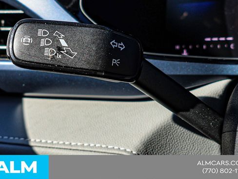 Used 2024 Volkswagen Taos SE image 25